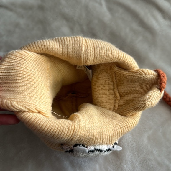 Chip n Dale beanie good condition from Disneyland - Picture 3 of 4